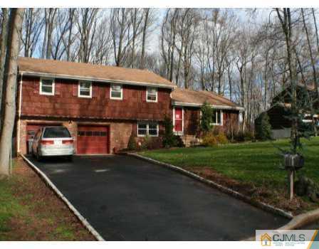 23 Huntington Road Edison, NJ 08820 - Photo 1 of 8