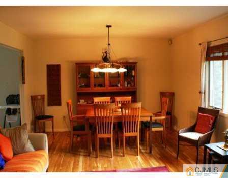 23 Huntington Road Edison, NJ 08820 - Photo 2 of 8