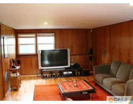 23 Huntington Road Edison, NJ 08820 - Photo 3 of 8