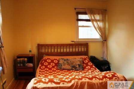 23 Huntington Road Edison, NJ 08820 - Photo 7 of 8