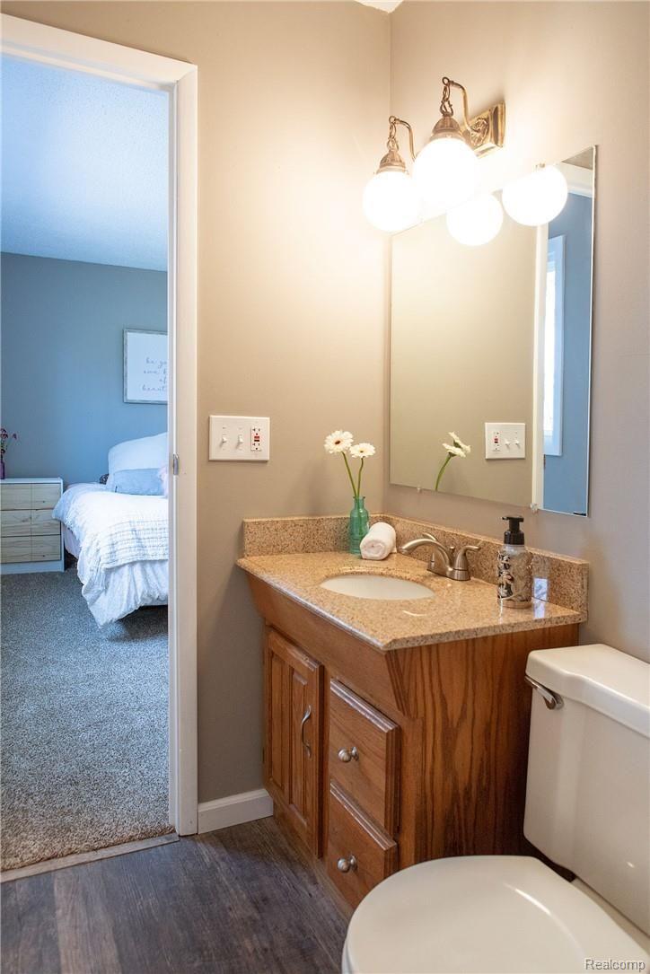9853 Hilton Road Brighton, MI 48114 - Photo 12 of 20 Half bath