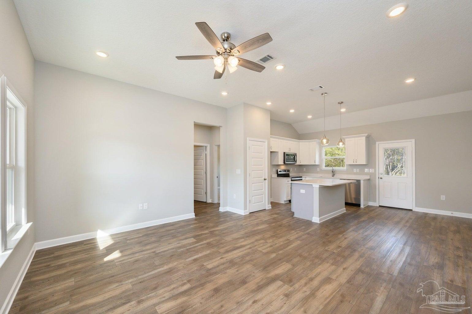 296 Park Lane Crestview, FL 32536 - Photo 5 of 29