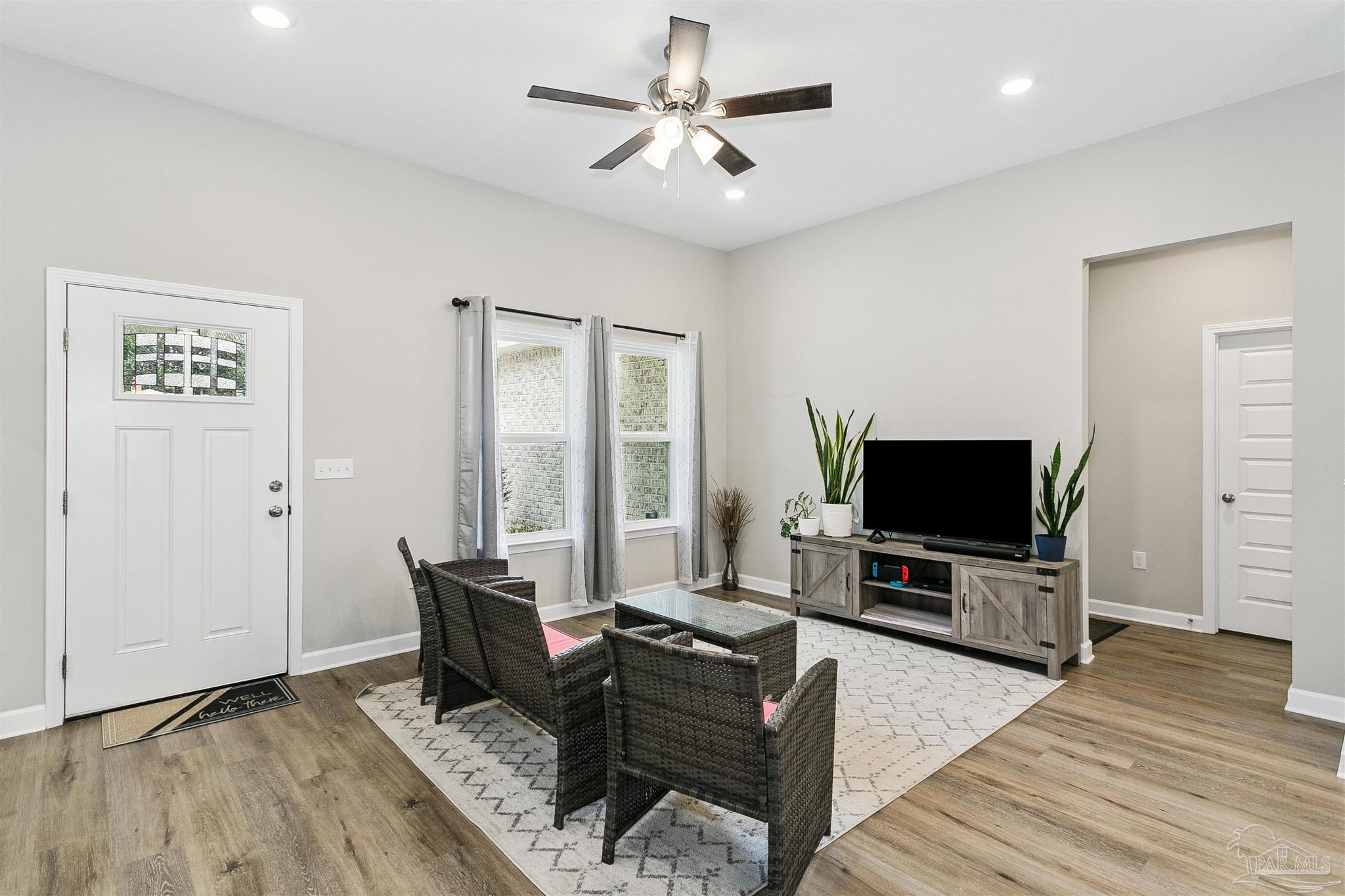 296 Park Lane Crestview, FL 32536 - Photo 8 of 29