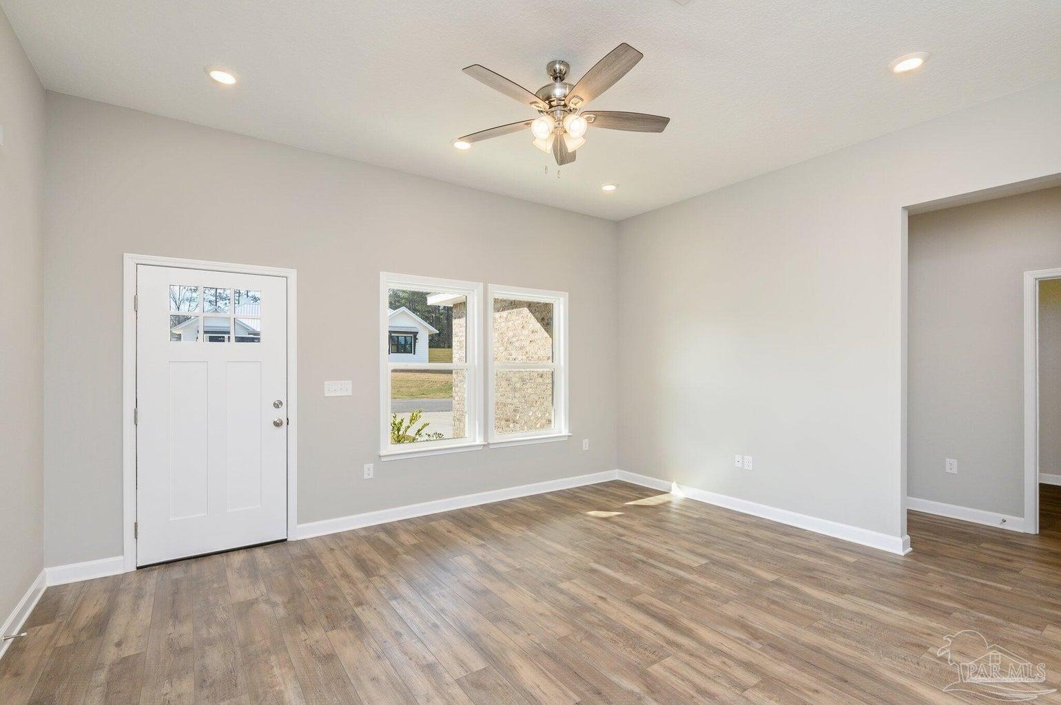 296 Park Lane Crestview, FL 32536 - Photo 9 of 29