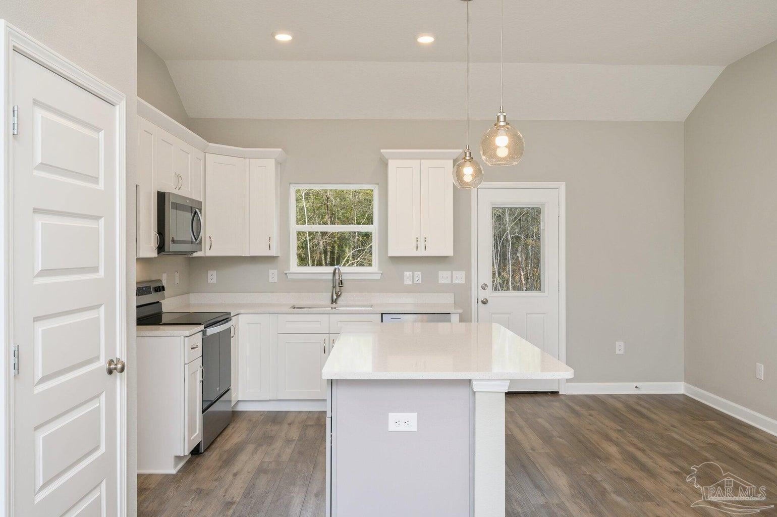 296 Park Lane Crestview, FL 32536 - Photo 10 of 29