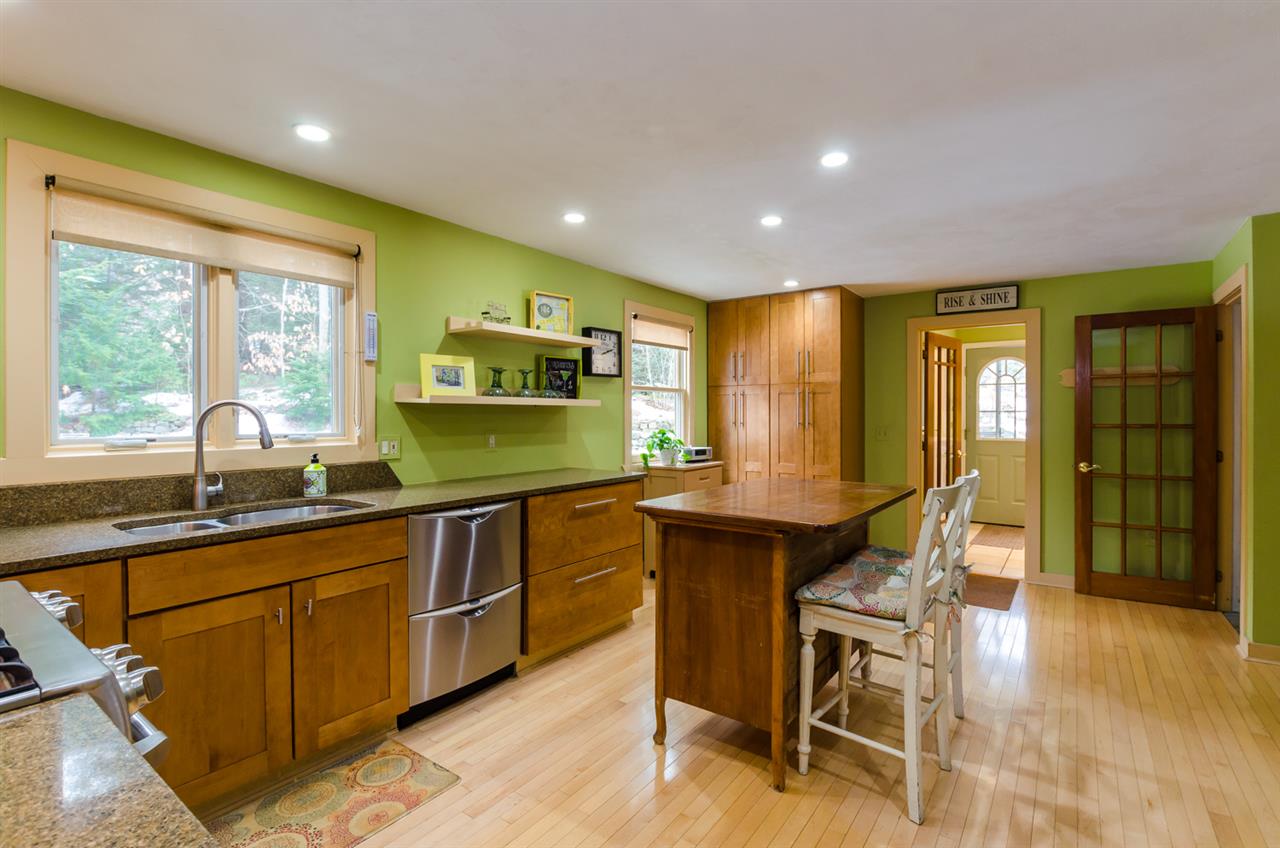 7 Shadow Lane Amherst, NH 03031 - Photo 5 of 40