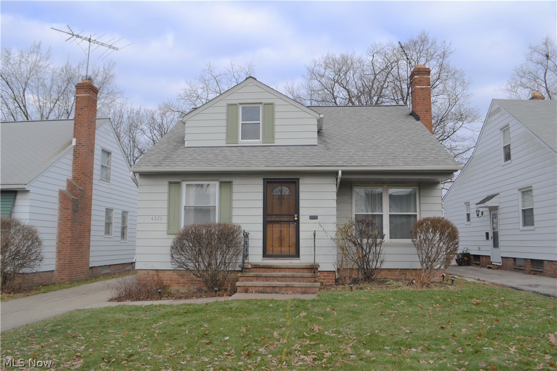 4221 Verona Road Cleveland, OH 44121 - Photo 1 of 14