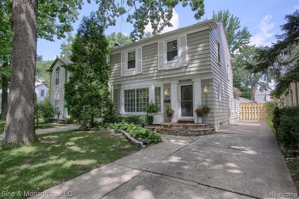 2110 Hampton Road Grosse Pointe Woods, MI 48236 - Photo 30 of 31
