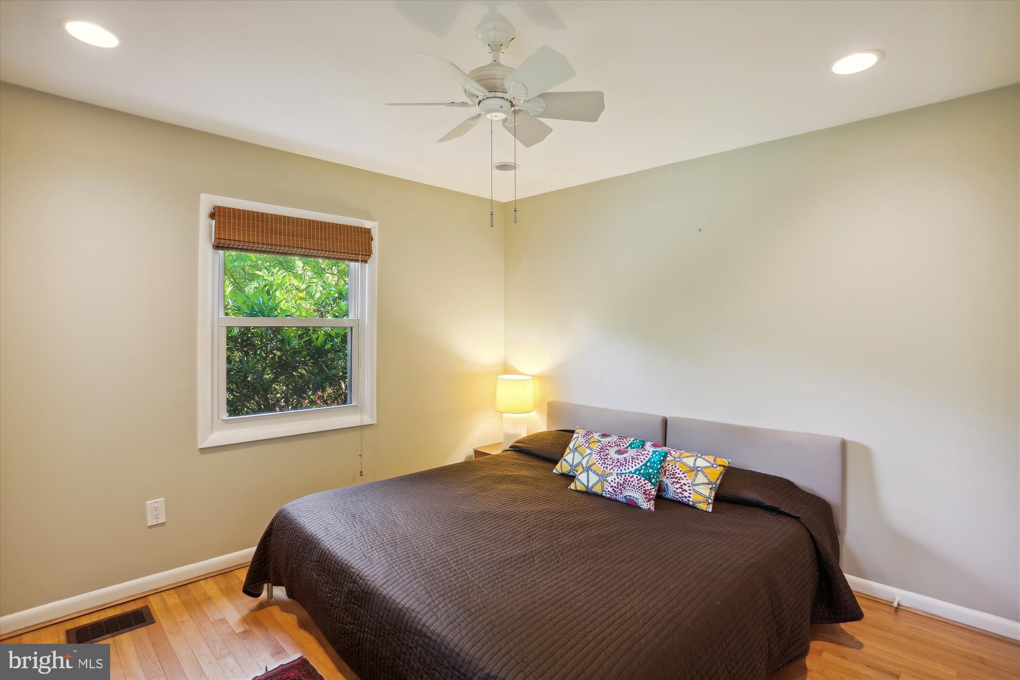 6521 East Halbert Road Bethesda, MD 20817 - Photo 29 of 52 Bright Second Bedroom