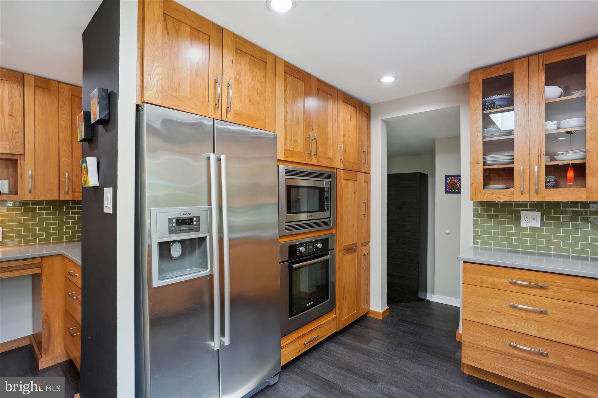 6521 East Halbert Road Bethesda, MD 20817 - Photo 6 of 52 Bosch Stainless Steel Appliances Suite