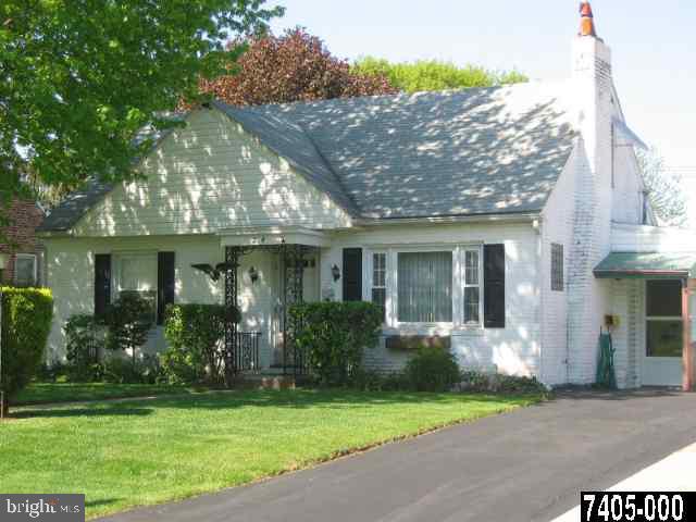 214 Greystone Road York, PA 17402 - Photo 1 of 9 Gallery Image 1