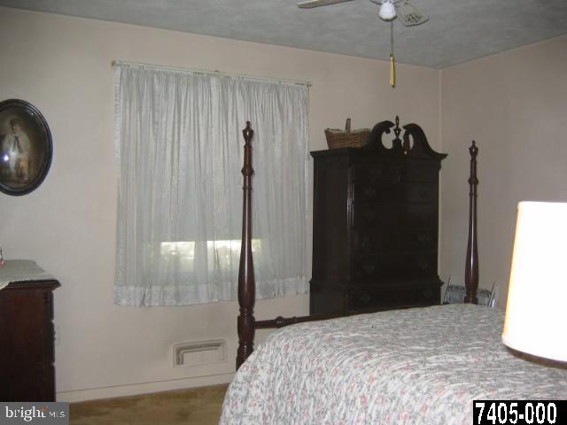 214 Greystone Road York, PA 17402 - Photo 4 of 9 Gallery Image 4