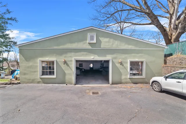 $2,400 | 142 Bannon Avenue, Unit 3, Buchanan, NY 10511