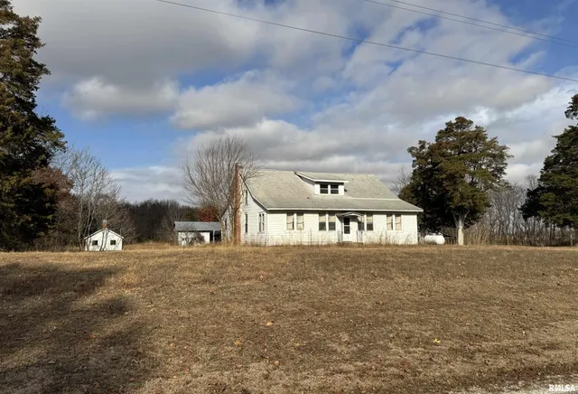 $375,000 | 12084 900N, Bath, IL 62617