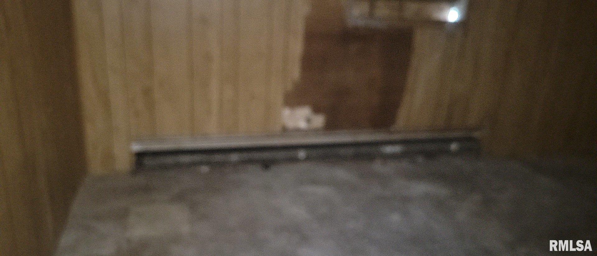 3016 Cleveland Street Clinton, IA 52732 - Photo 10 of 14 a view of closet