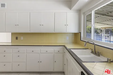 $1,649,000 | 15508 Royal Ridge Road, Sherman Oaks, CA 91403