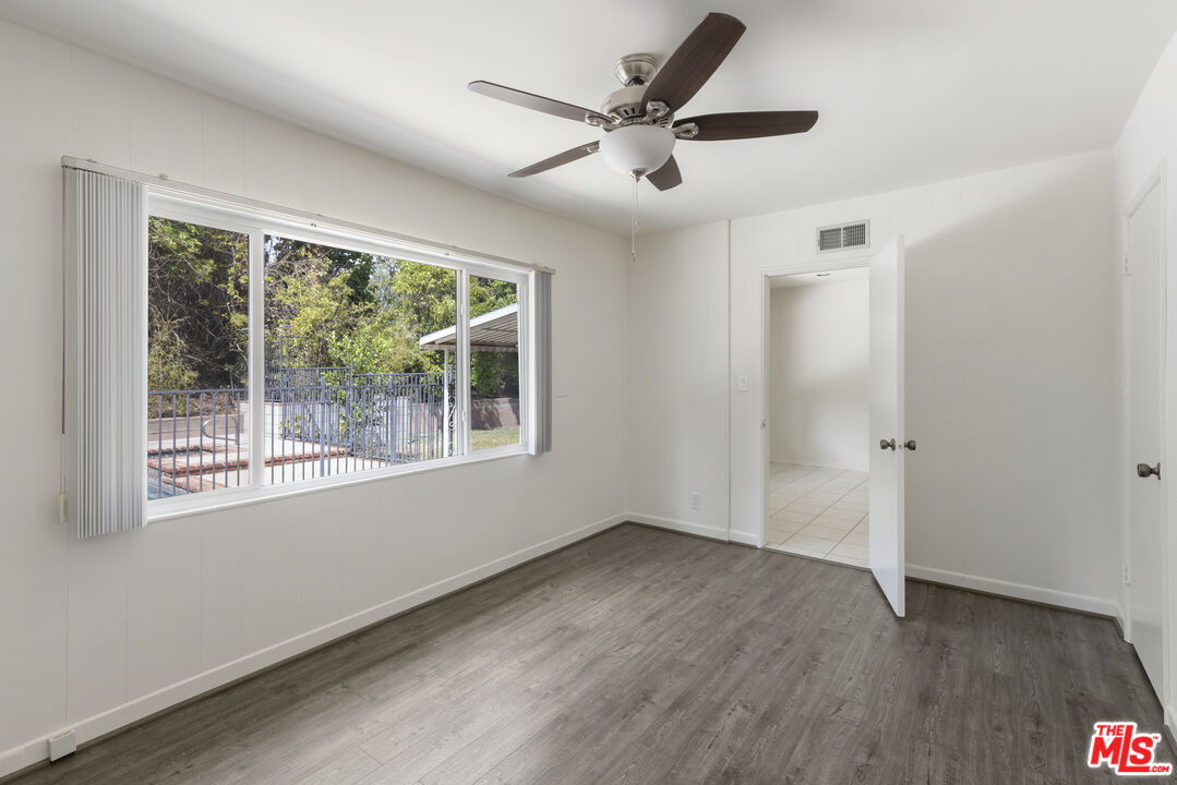 15508 Royal Ridge Road Sherman Oaks, CA 91403 - Photo 21 of 39