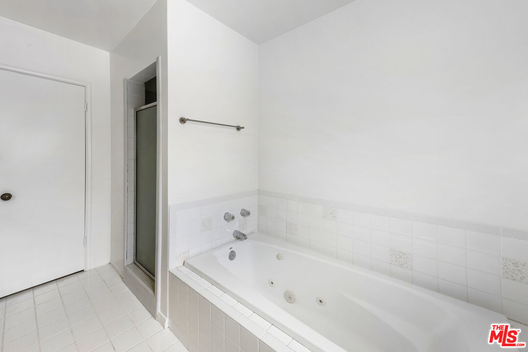 15508 Royal Ridge Road Sherman Oaks, CA 91403 - Photo 31 of 39