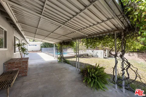 $1,649,000 | 15508 Royal Ridge Road, Sherman Oaks, CA 91403