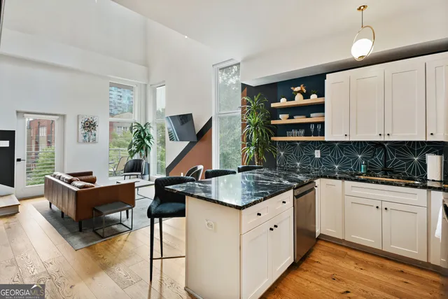 $2,750 | 208 12th Street Northeast, Unit 301, Atlanta, GA 30309