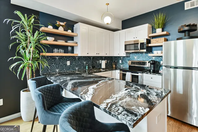 $2,750 | 208 12th Street Northeast, Unit 301, Atlanta, GA 30309