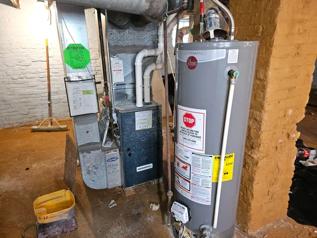 $110,900 | 1526 West Groeling Avenue, Milwaukee, WI 53206