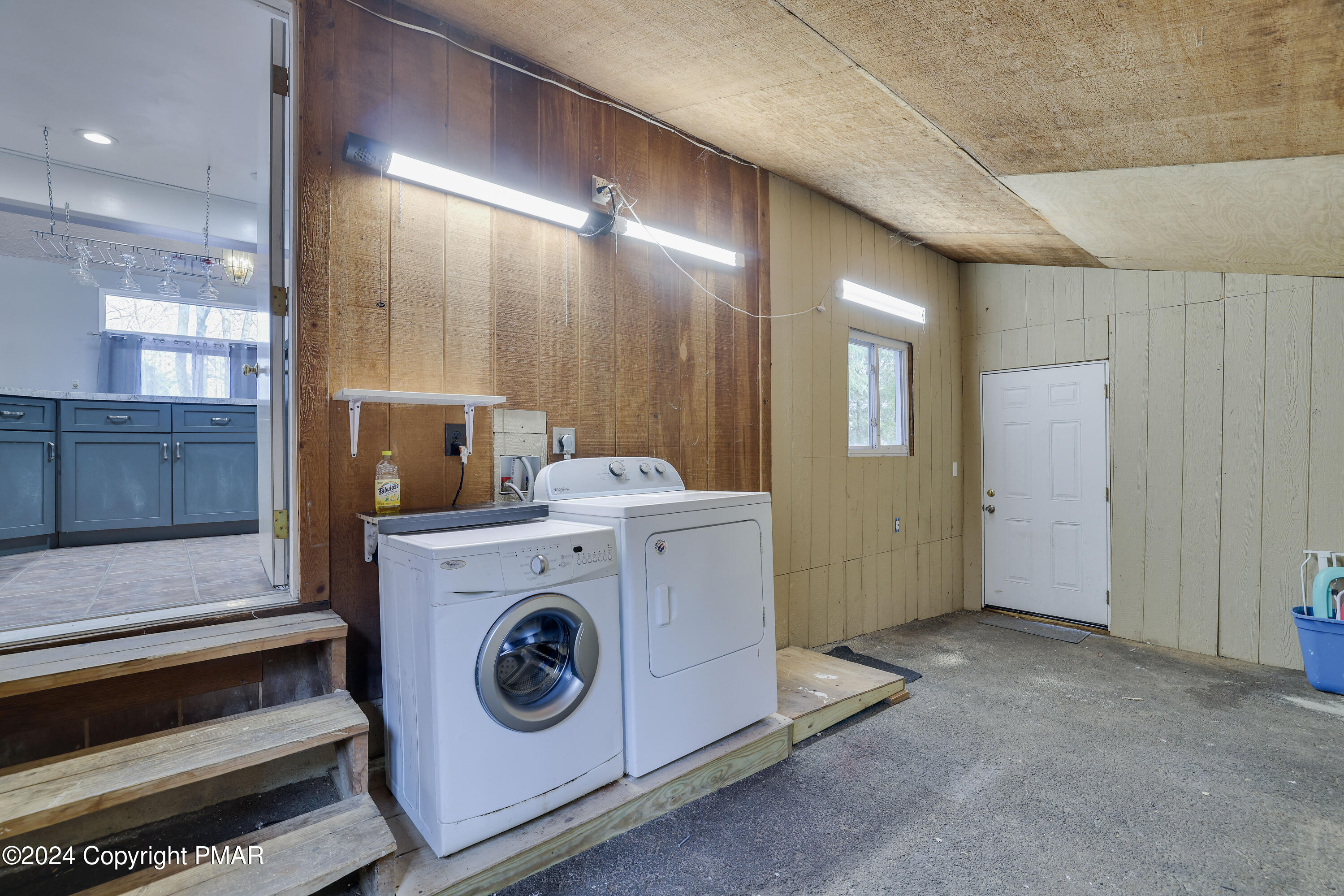 2237 Southport Drive Bushkill, PA 18324 - Photo 22 of 27 Laundry/Storage