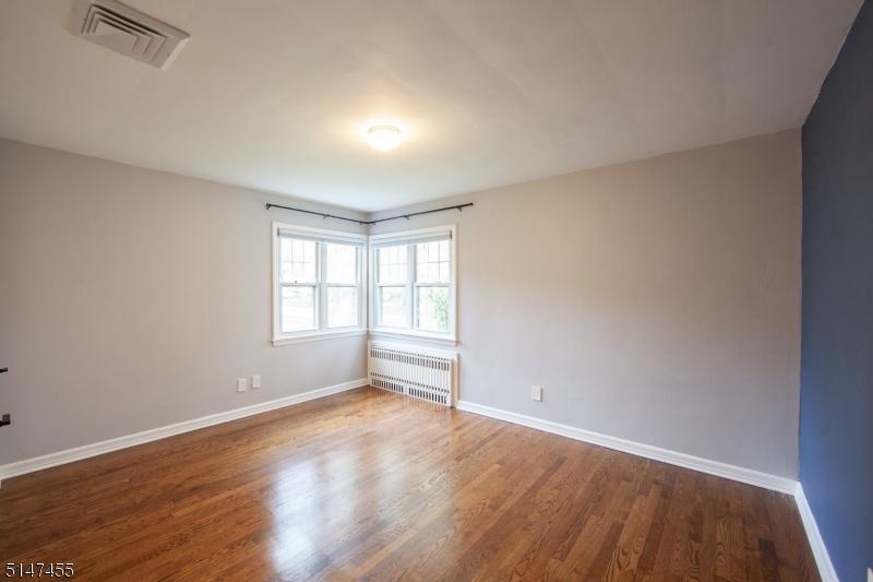 30 Chestnut Hill Place Glen Ridge, NJ 07028 - Photo 3 of 14