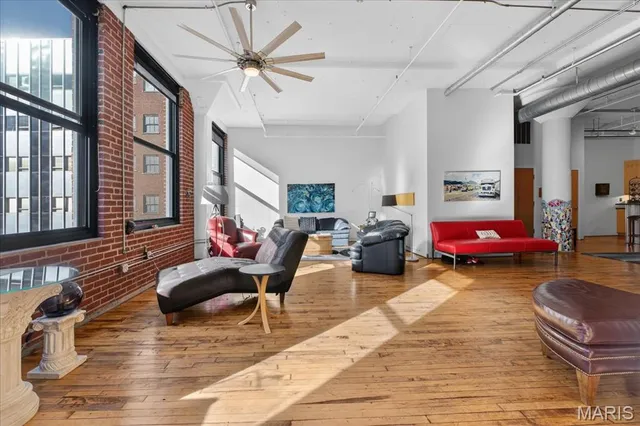 $175,000 | 1010 St Charles Street, Unit 904, St. Louis, MO 63101