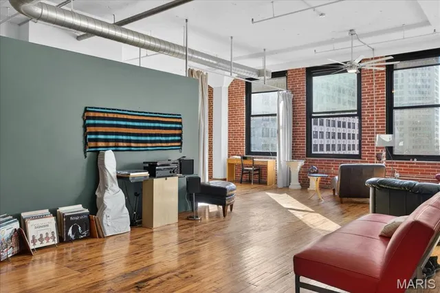 $175,000 | 1010 St Charles Street, Unit 904, St. Louis, MO 63101