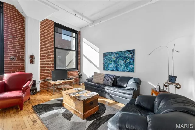 $175,000 | 1010 St Charles Street, Unit 904, St. Louis, MO 63101