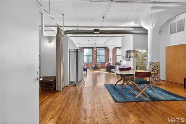 $175,000 | 1010 St Charles Street, Unit 904, St. Louis, MO 63101