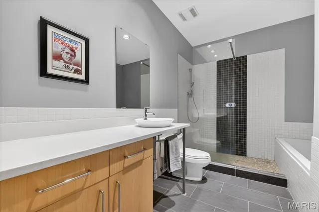 $175,000 | 1010 St Charles Street, Unit 904, St. Louis, MO 63101