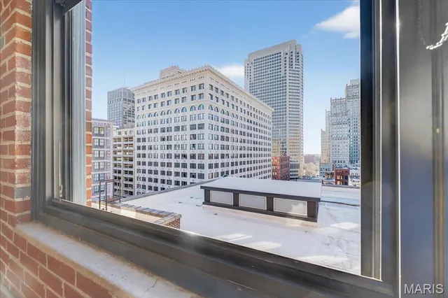 $175,000 | 1010 St Charles Street, Unit 904, St. Louis, MO 63101