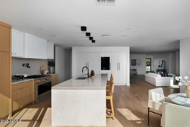 $19,995 | 6039 East Calle Camelia, Scottsdale, AZ 85251