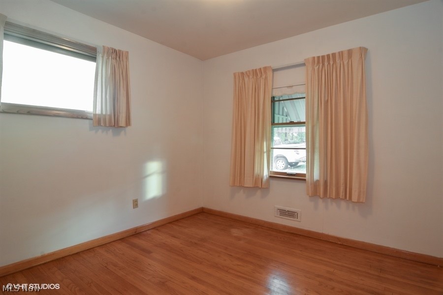 12414 West Pleasant Valley Road Parma, OH 44130 - Photo 7 of 10 Gallery Image 7