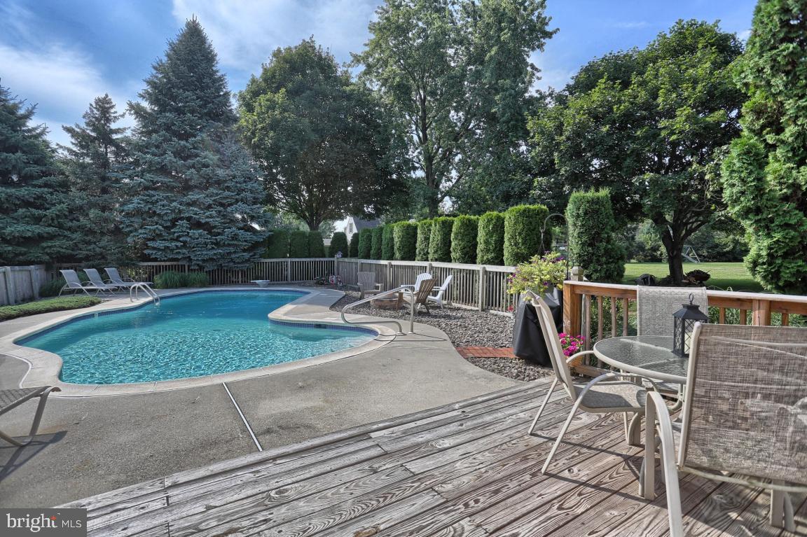 434 Coach House Lane Lititz, PA 17543 - Photo 6 of 34 Gallery Image 6
