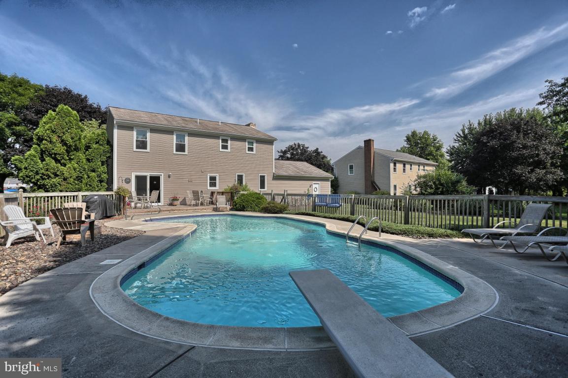 434 Coach House Lane Lititz, PA 17543 - Photo 8 of 34 Gallery Image 8