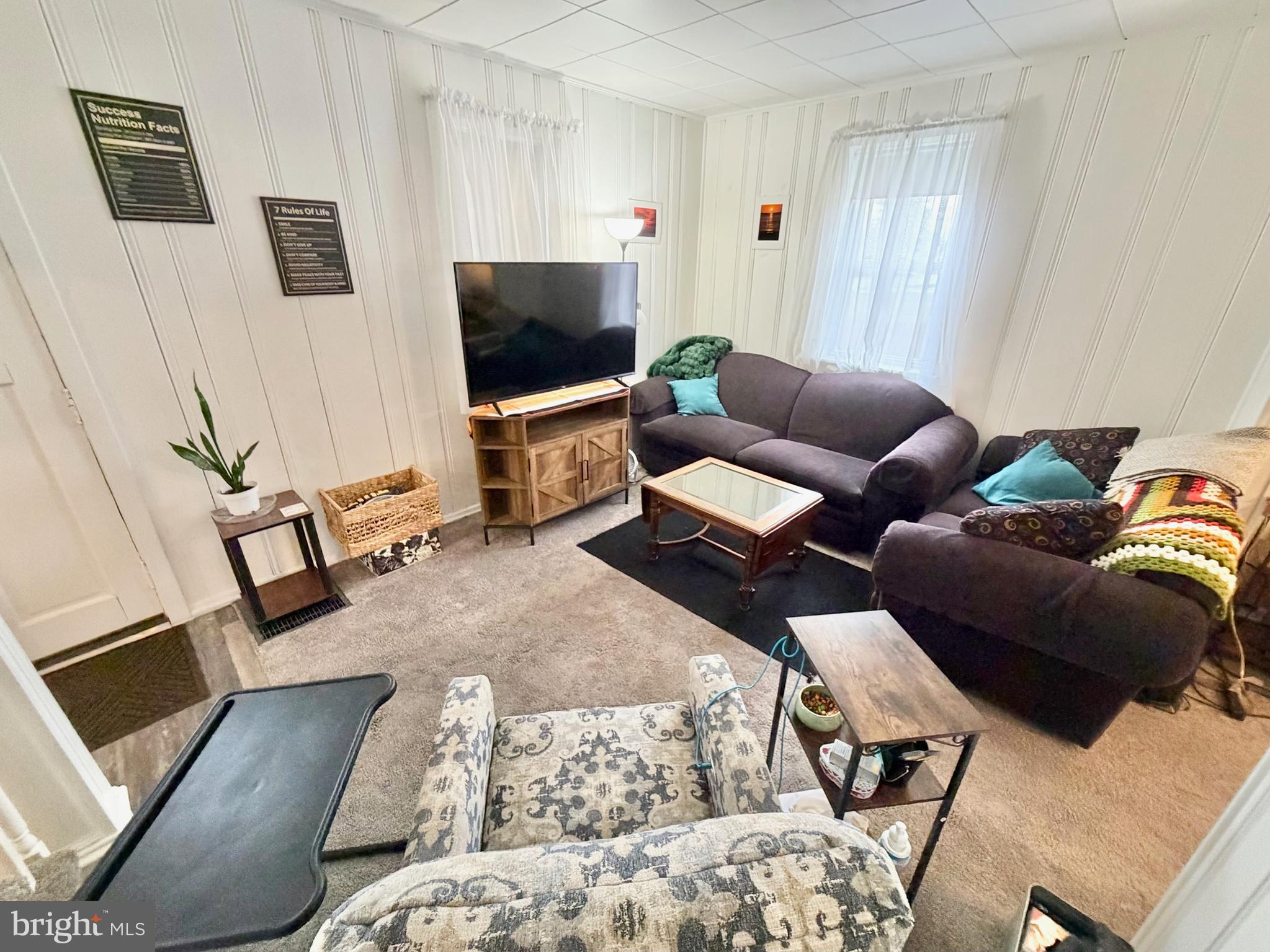 817 Woodlane Road Westampton, NJ 08060 - Photo 13 of 35 Living Room