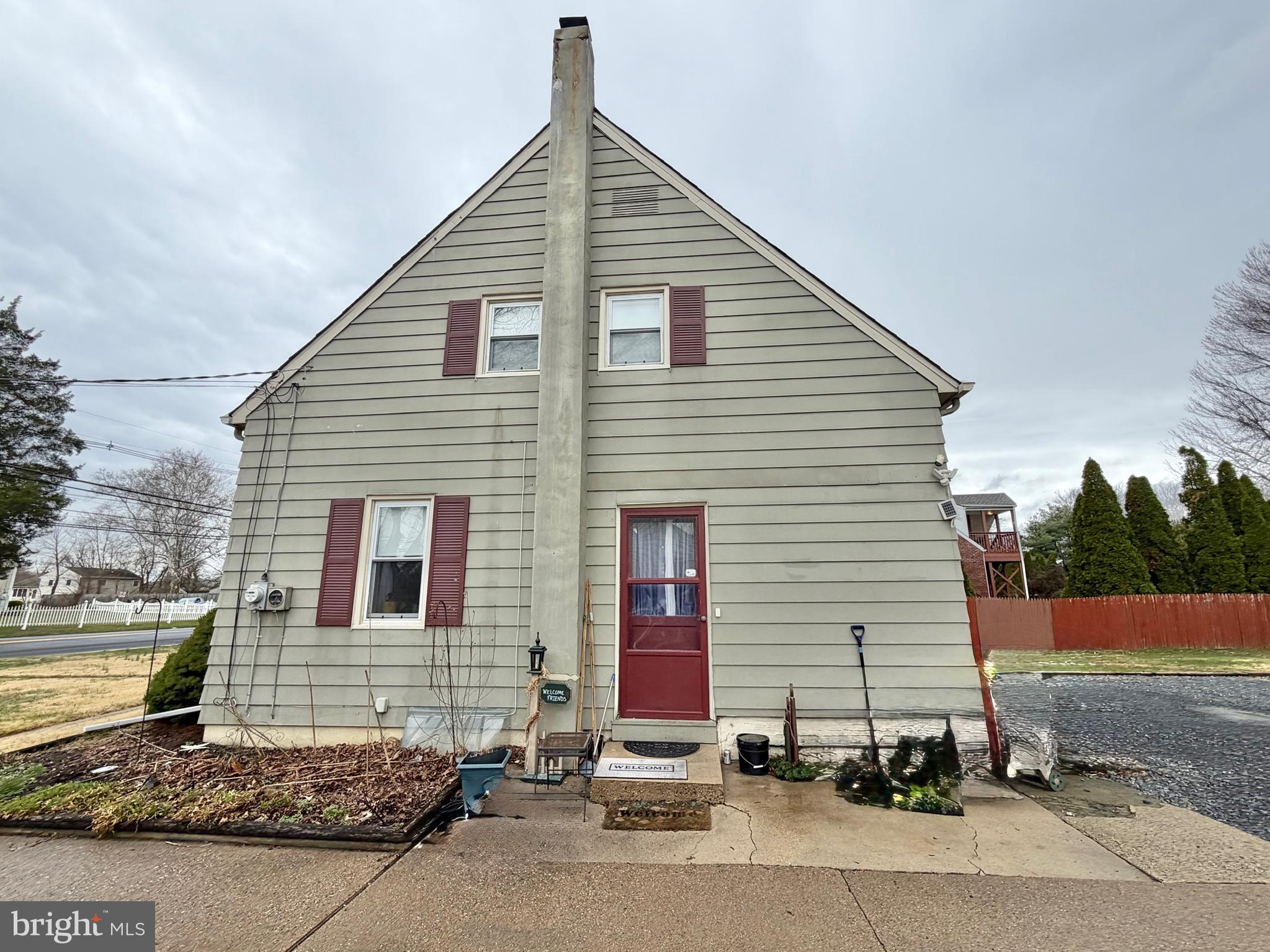 817 Woodlane Road Westampton, NJ 08060 - Photo 32 of 35 Side Entry