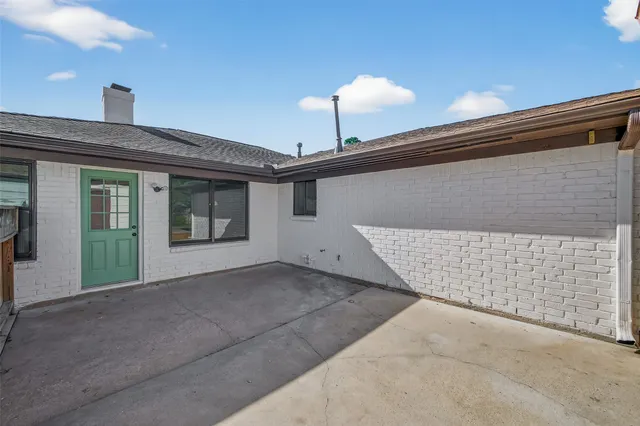 a view of a house with a garage