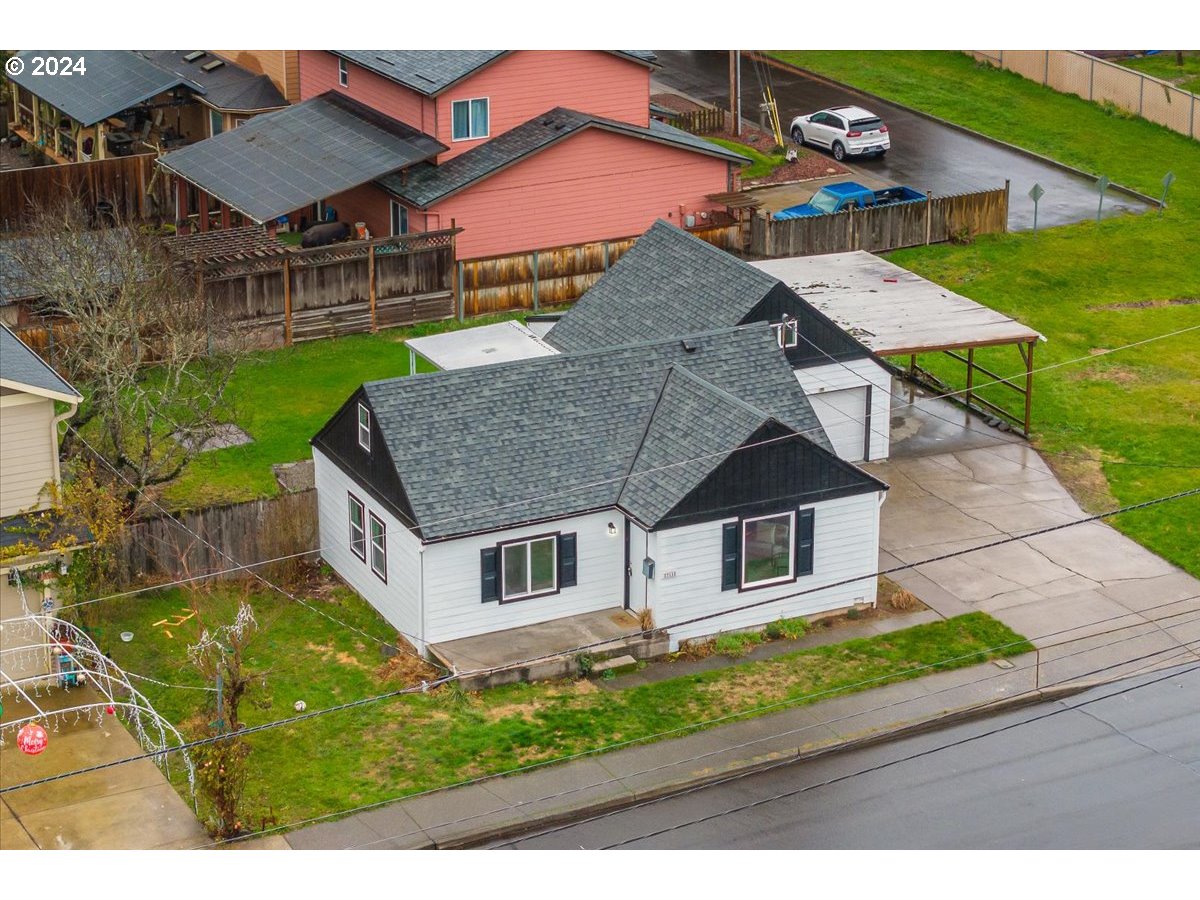 711 Southeast 5th Street Gresham, OR 97080 - Photo 2 of 44 an aerial view of a house