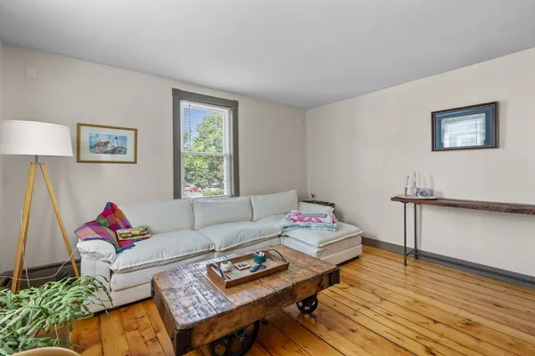 $2,595 | 9 Hodges Court, Unit 2, Salem, MA 01970