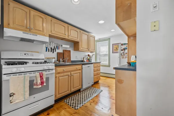 $2,595 | 9 Hodges Court, Unit 2, Salem, MA 01970