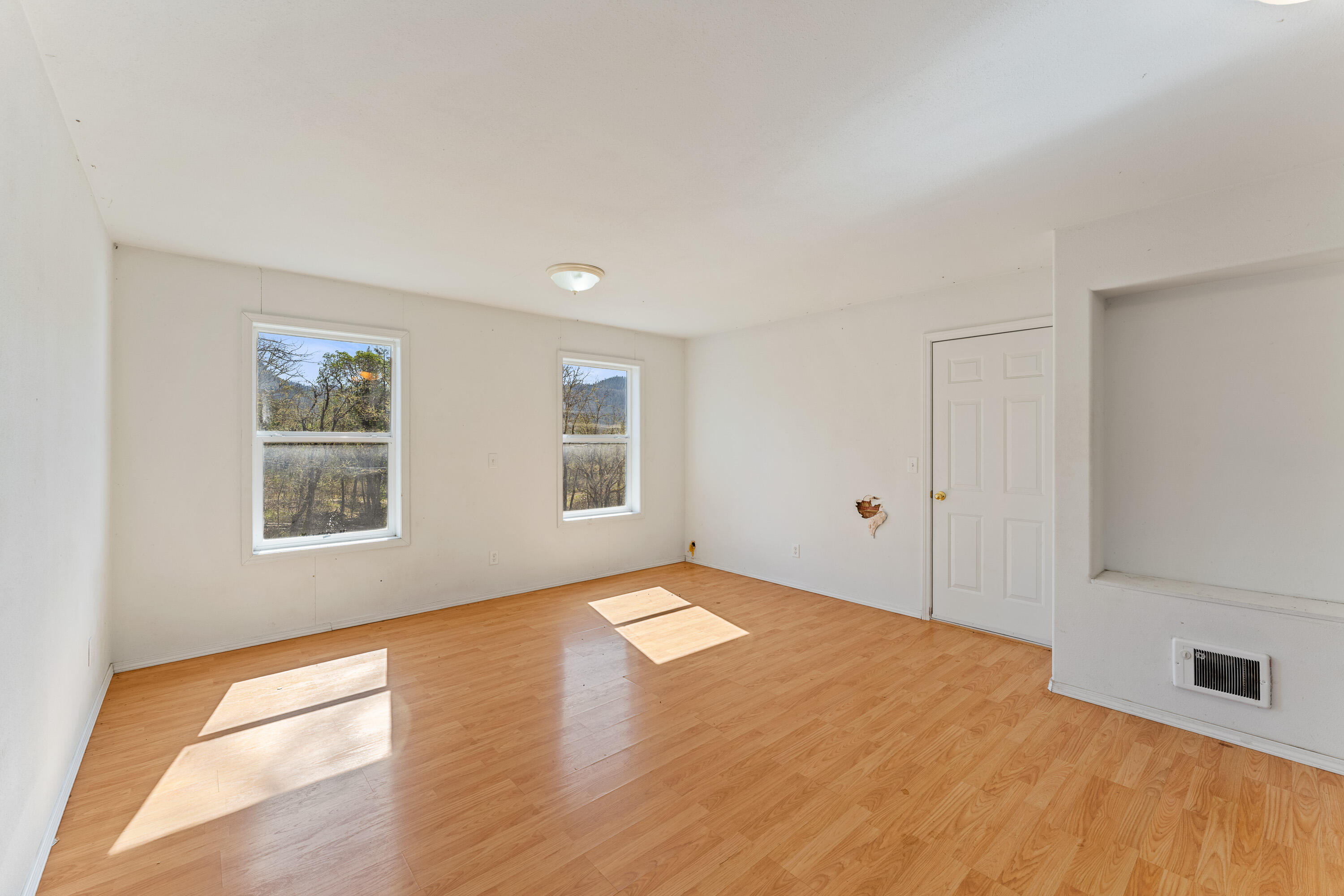 164 Busch Road Trail, OR 97541 - Photo 8 of 20 26-INT (4 of 7)