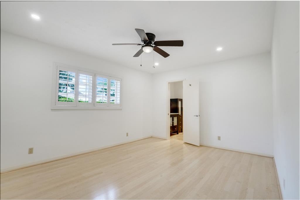 3721 Northeast 29th Avenue Lighthouse Point, FL 33064 - Photo 25 of 43 a view of an empty room