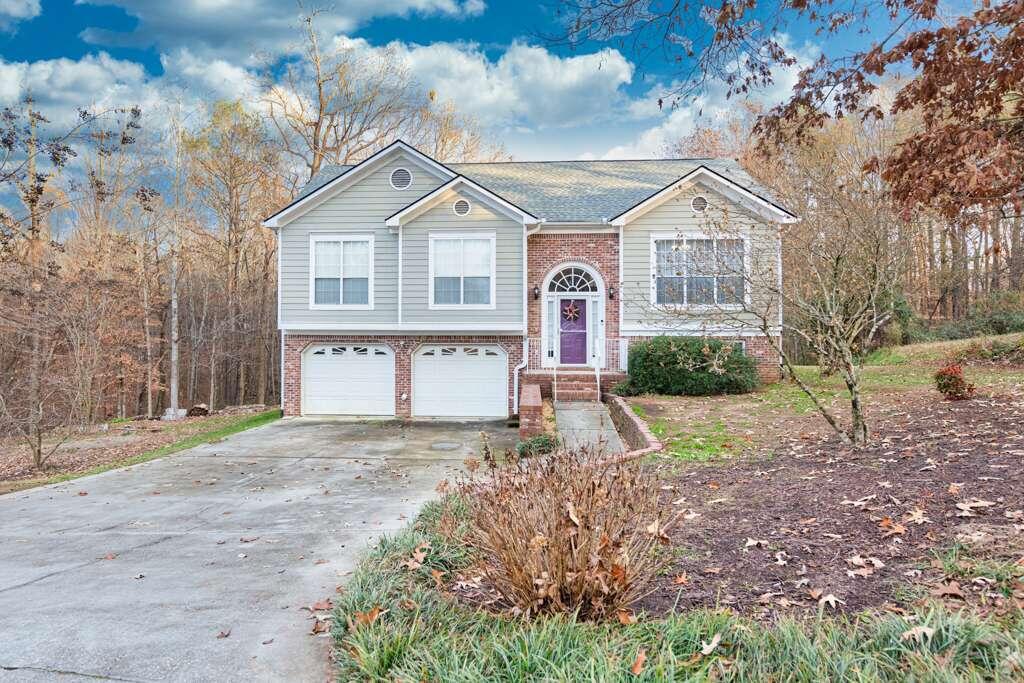 757 Ridgeside Drive Bethlehem, GA 30620 - Photo 1 of 1 a front view of a house with garden