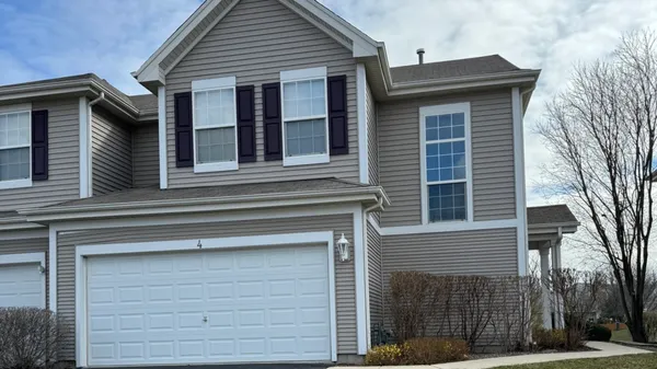 $2,300 | 1428 Reserve Lane, Unit 4, DeKalb, IL 60115