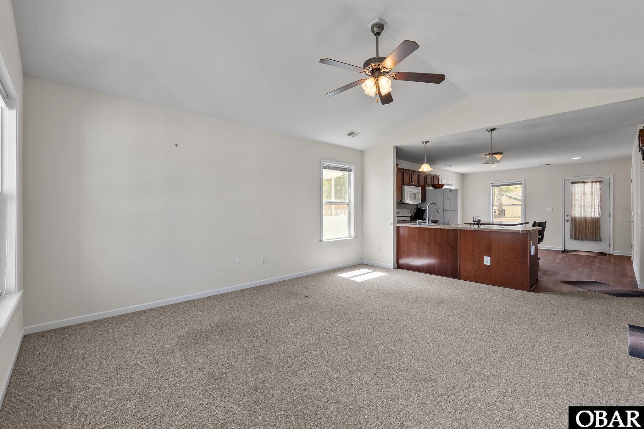 718 George Howe Street Manteo, NC 27954 - Photo 4 of 28 Living Room