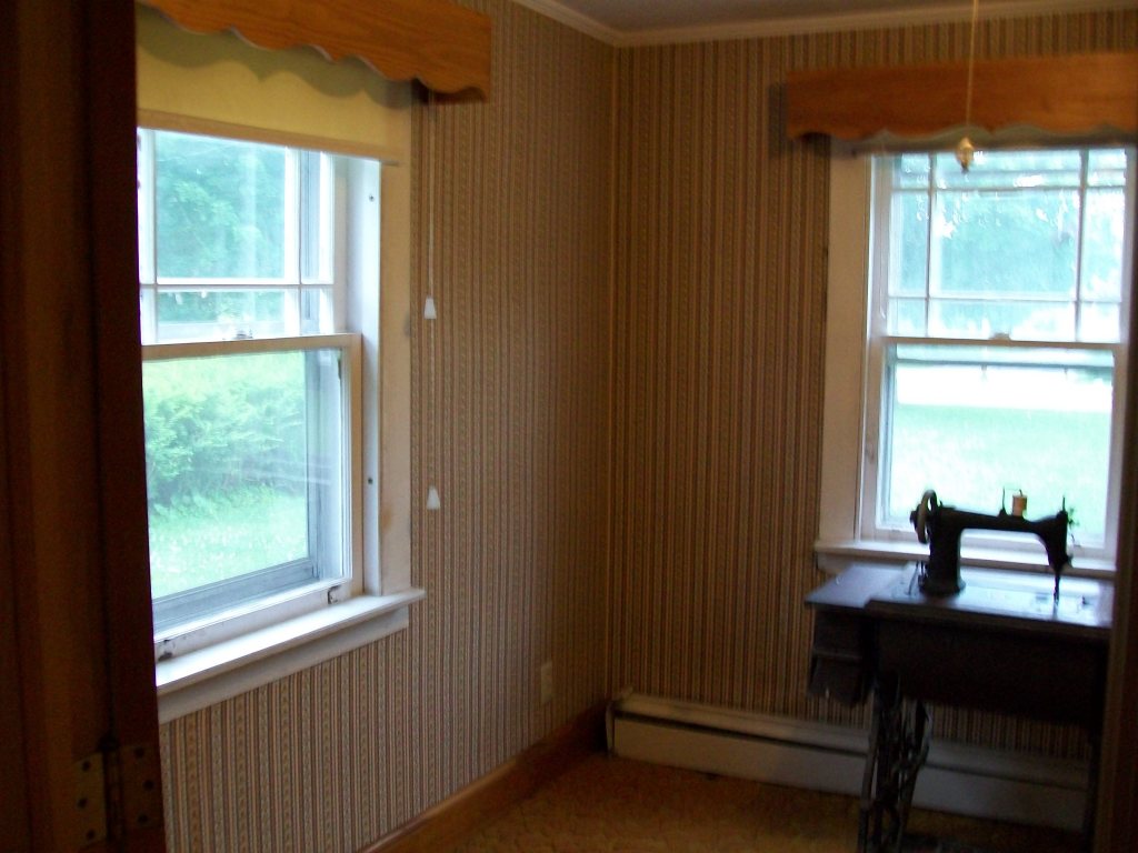 34 Albany Road West Stockbridge, MA 01266 - Photo 20 of 34 a room with a window